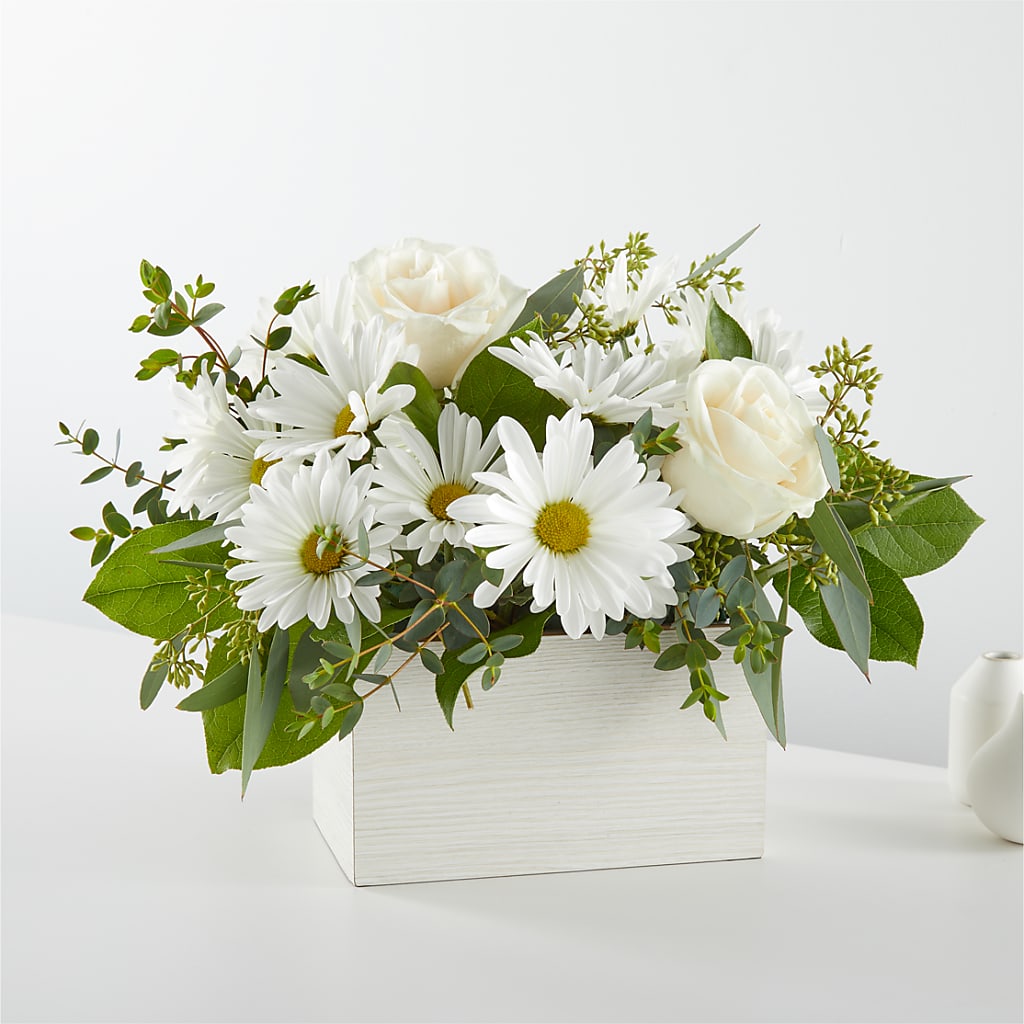 Fresh Linen Box Bouquet – Affordableflowerdelivery.com, Tontitown AR