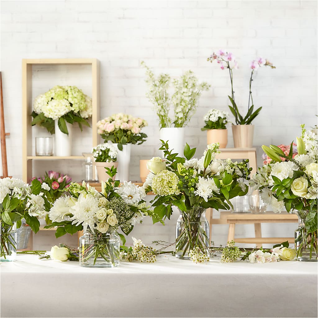 Classic Ivory – A Florist Original – Affordableflowerdelivery.com, Tontitown AR