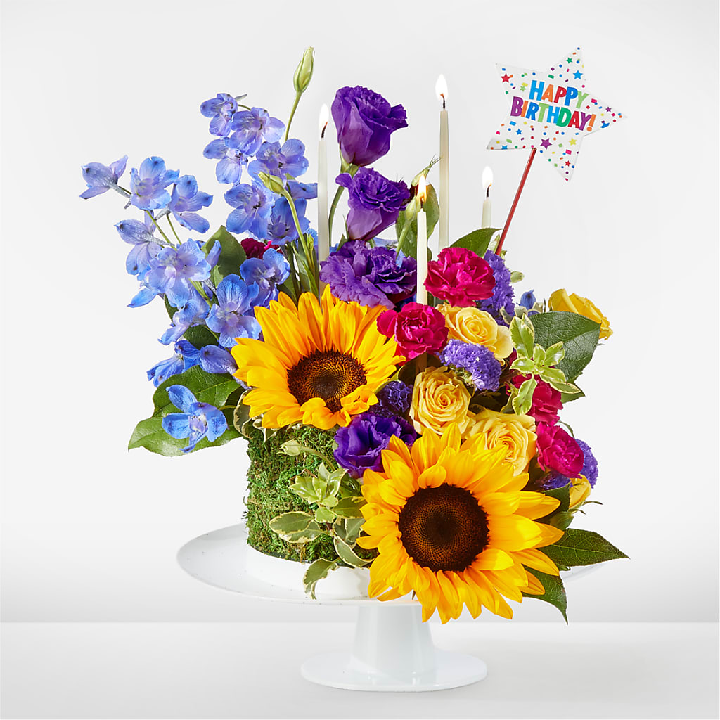Star of the Day Floral Cake – Affordableflowerdelivery.com, Tontitown AR