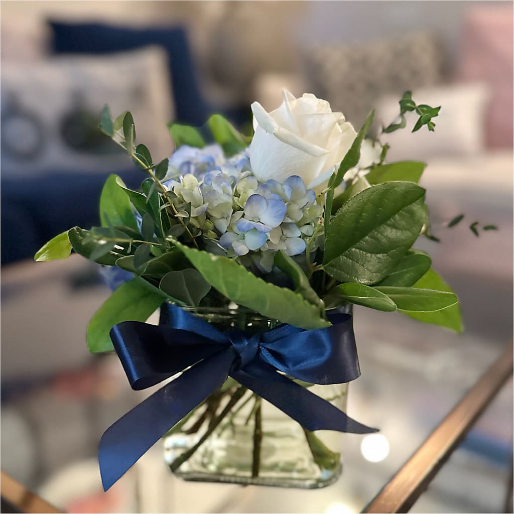 Sky Blue Delight Bouquet –  Affordableflowerdelivery.com, Tontitown AR