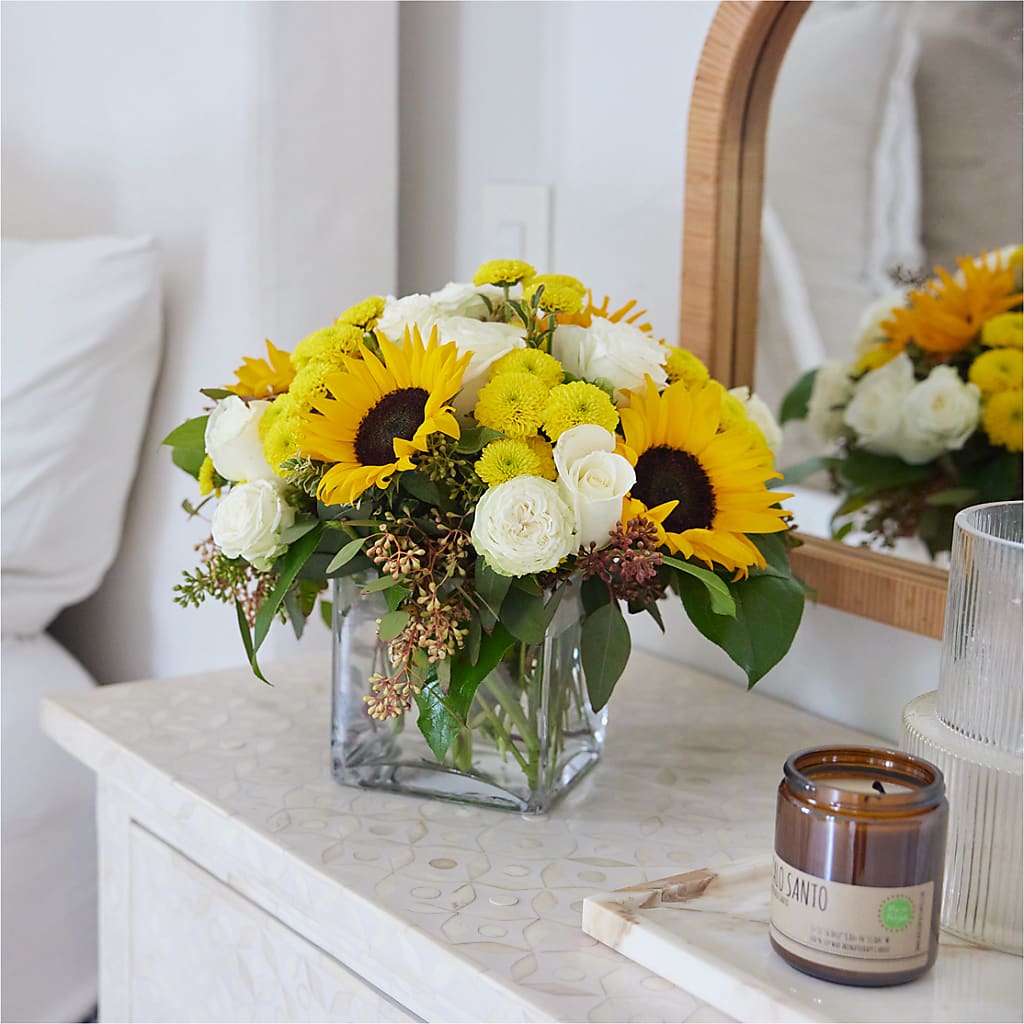 Luminous Morning Bouquet –  Affordableflowerdelivery.com, Tontitown AR