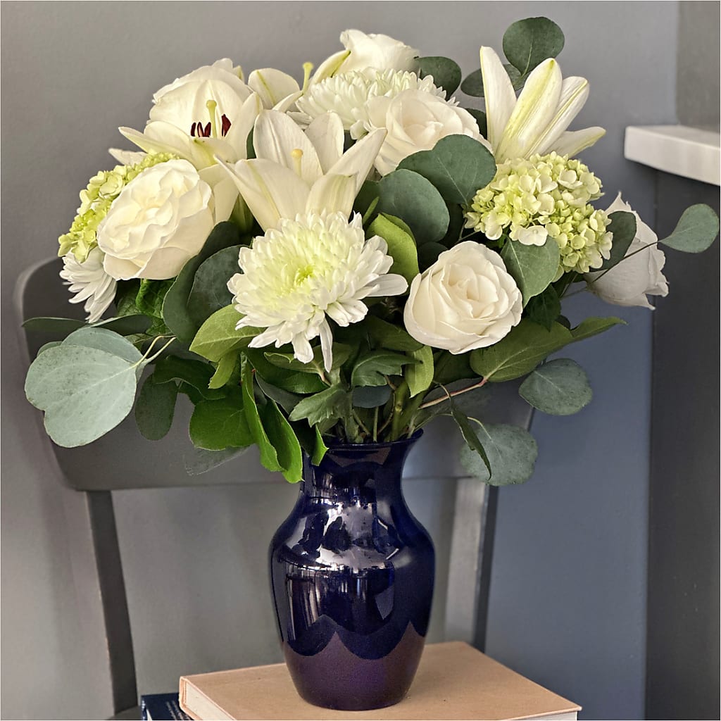 Snowy Dreams Bouquet –  Affordableflowerdelivery.com, Tontitown AR