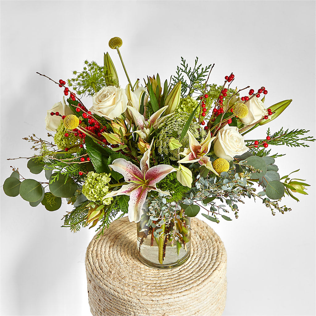 Berry & Bright Bouquet –  Affordableflowerdelivery.com, Tontitown AR