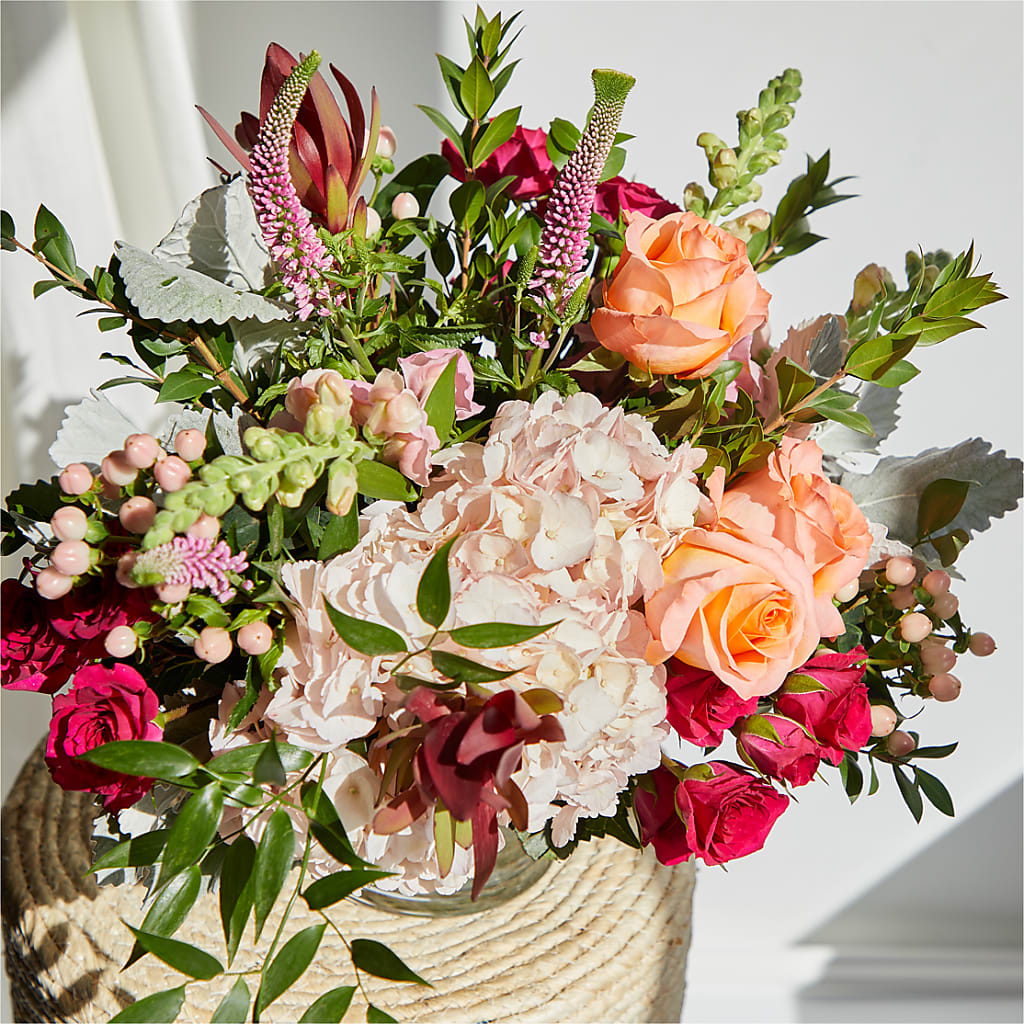 Glitz & Glam Bouquet –  Affordableflowerdelivery.com, Tontitown AR